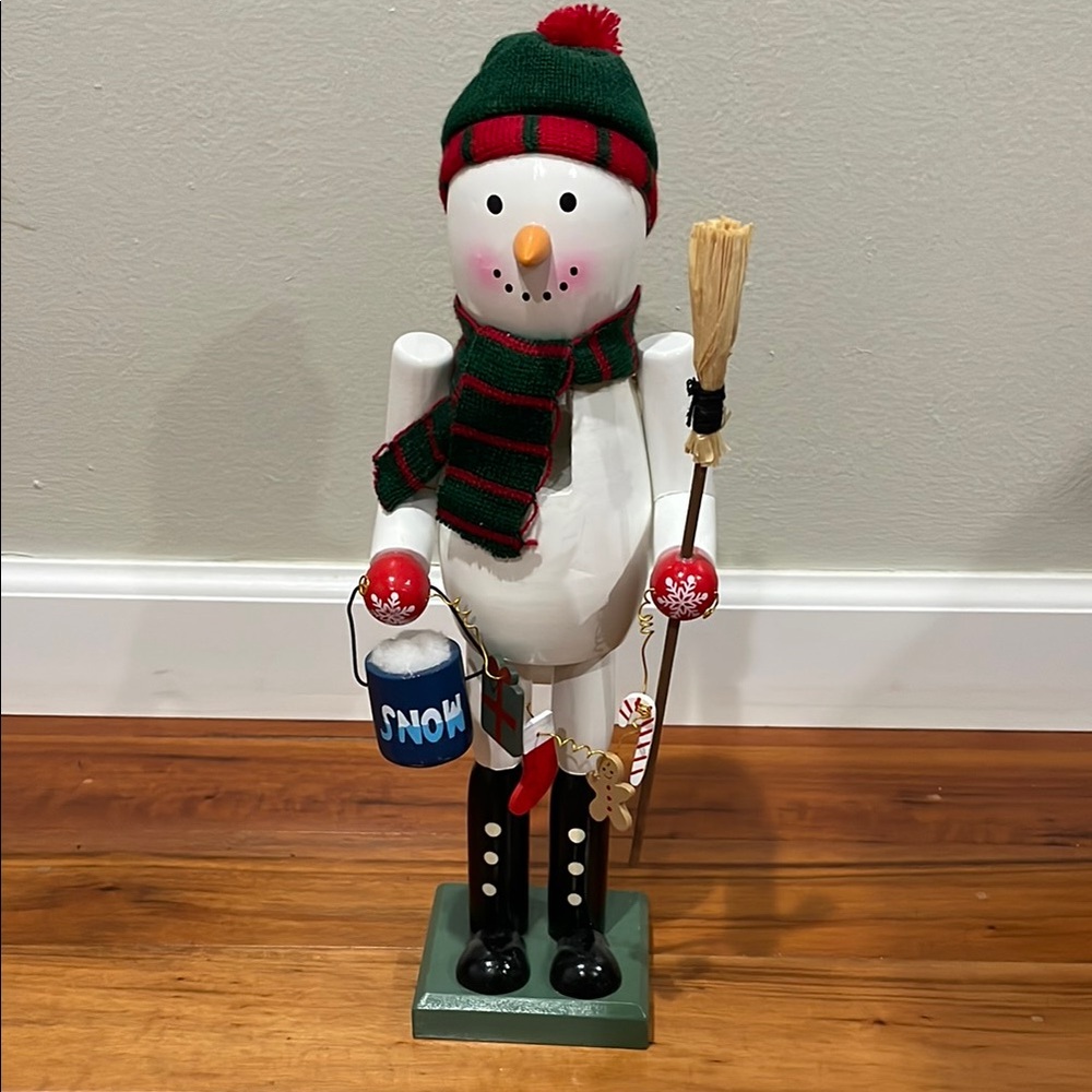 Holiday Decor wooden snowman